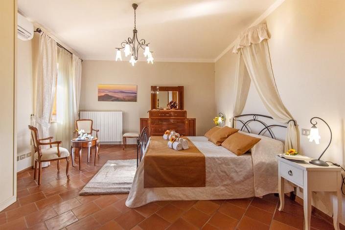 Image No.33-4 Bed Country House for sale