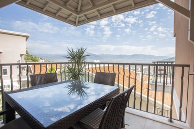 Modern Fethiye Town Apartments - Shaded balcony