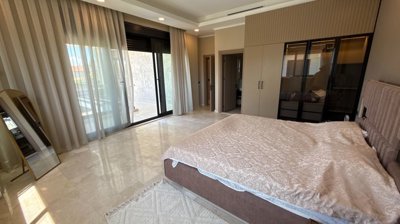 Luxury Antalya Property For Sale - Huge double bedroom with closet space