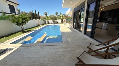 Luxury Antalya Property For Sale - Sun terrace and pool