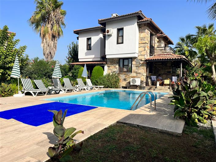 Image No.1-4 Bed Villa for sale