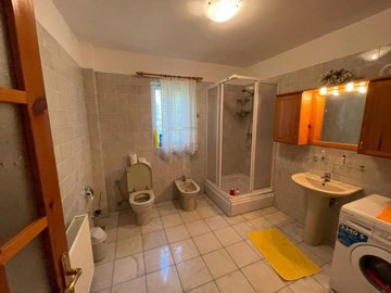 Expansive Family  Villa In Koycegiz, Dalyan-Second Bathroom