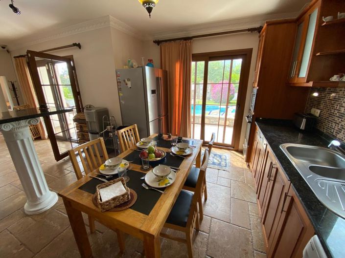 Image No.4-4 Bed Villa for sale