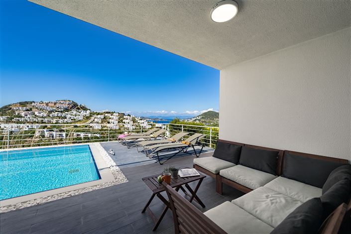 Image No.12-4 Bed Villa for sale