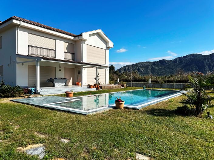 Image No.1-3 Bed Villa for sale