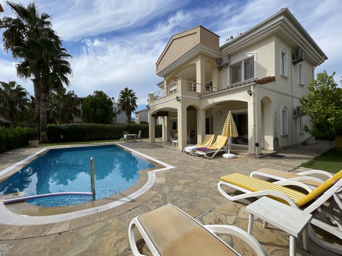 Image No.2-4 Bed Villa for sale