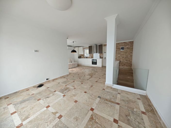 Image No.10-3 Bed Villa for sale