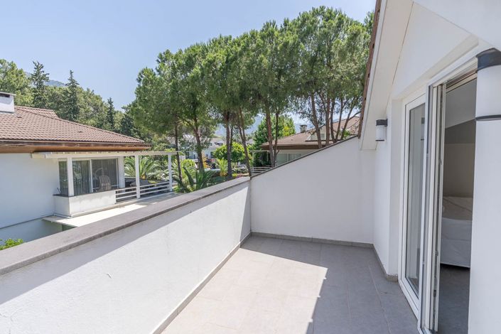 Image No.19-3 Bed Apartment for sale