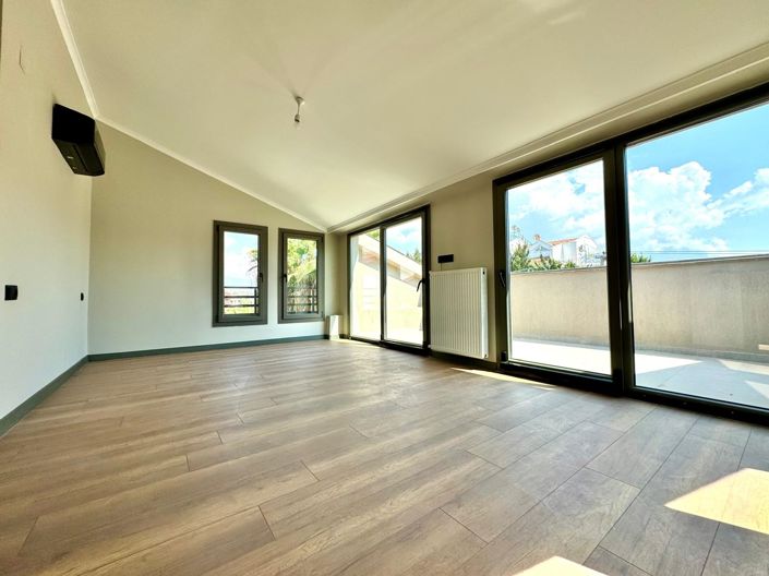 Image No.17-3 Bed Villa for sale