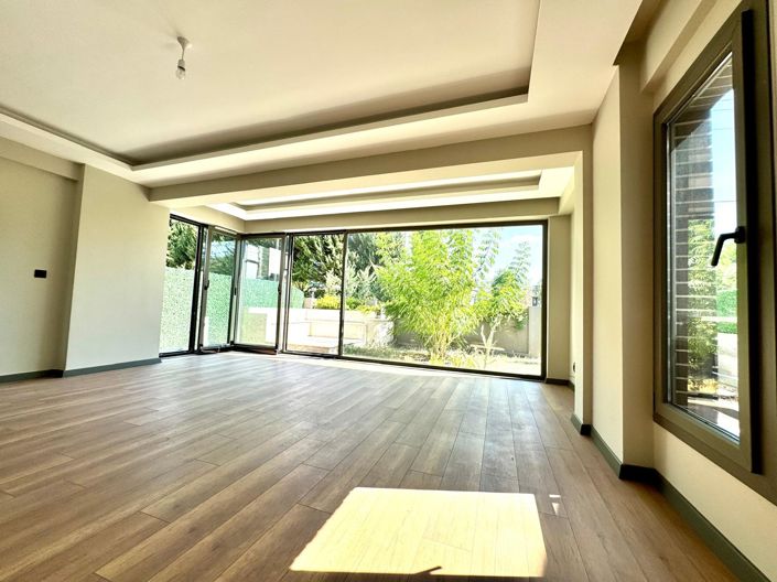 Image No.6-3 Bed Villa for sale