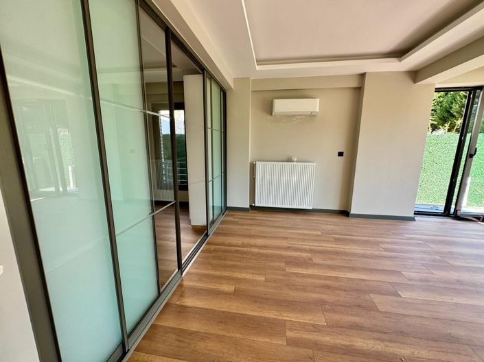 Image No.7-3 Bed Villa for sale