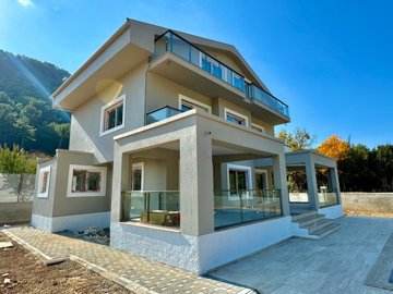 Modern Fethiye Villa For Sale In Uzumlu – Modern villa with large plot