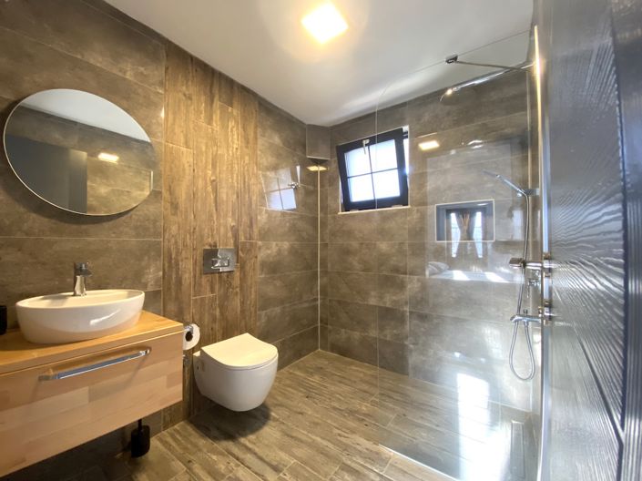 Image No.16-8 Bed Villa for sale