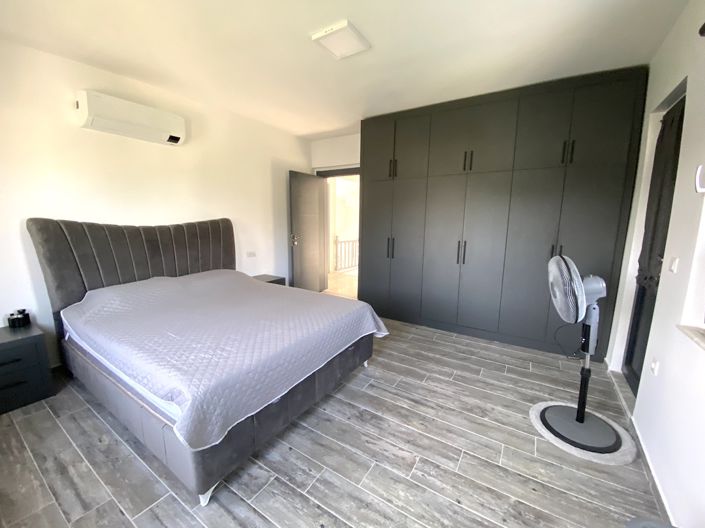 Image No.17-8 Bed Villa for sale