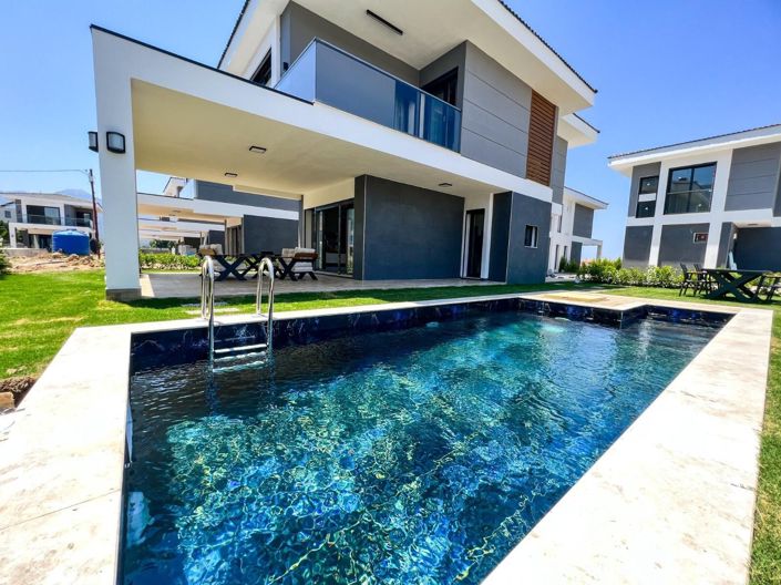Image No.1-3 Bed Villa for sale