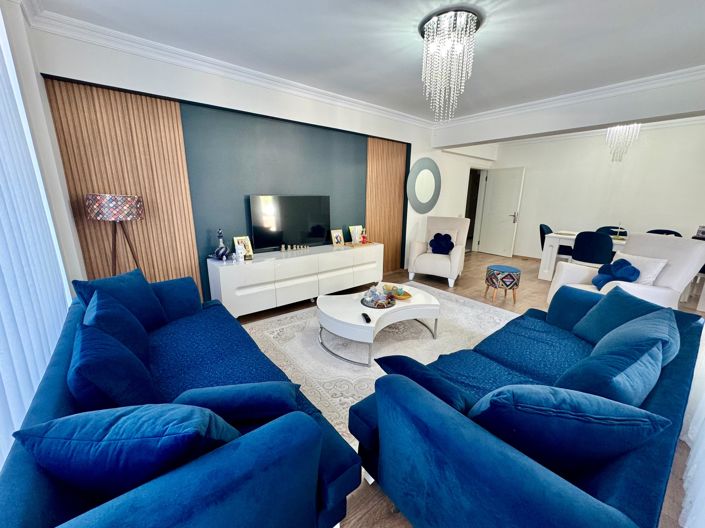 Image No.6-5 Bed Apartment for sale