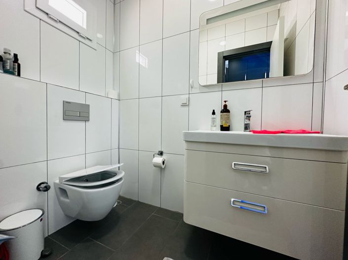 Image No.10-4 Bed Villa for sale