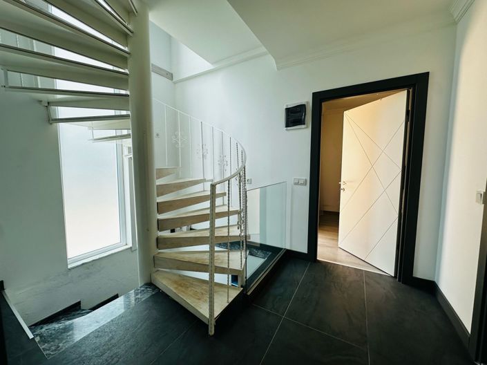 Image No.11-4 Bed Villa for sale