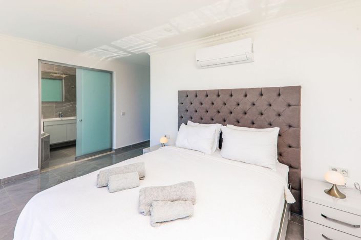 Image No.17-4 Bed Villa for sale