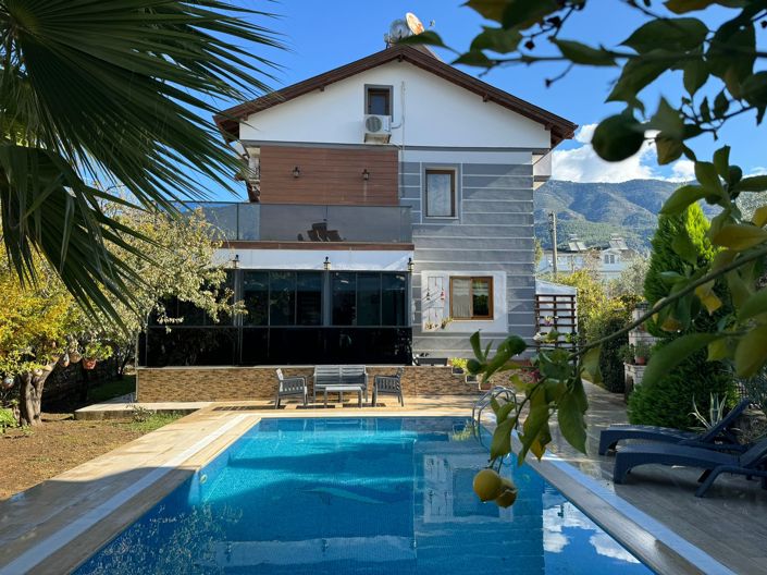 Image No.1-4 Bed Villa for sale