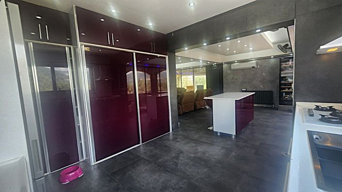 Image No.12-5 Bed Villa for sale