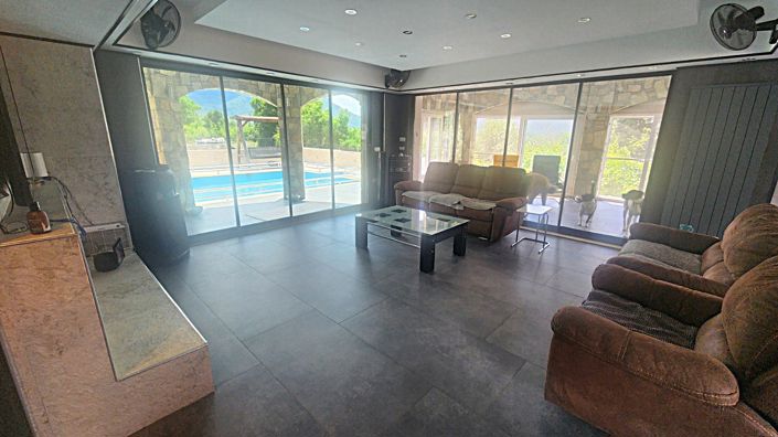 Image No.9-5 Bed Villa for sale