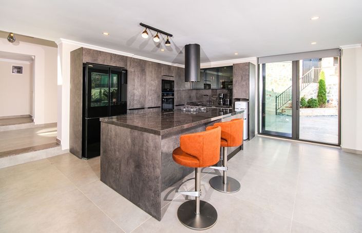 Image No.10-4 Bed Villa for sale