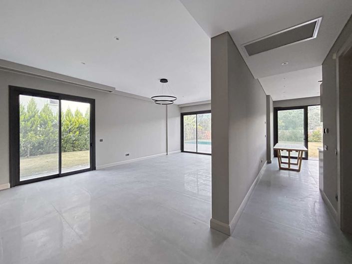 Image No.7-4 Bed Villa for sale