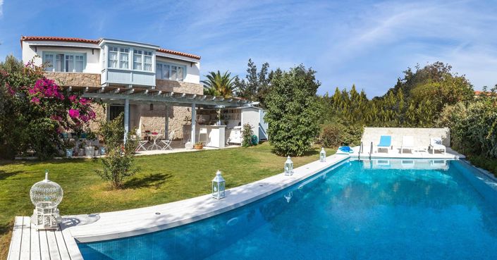 Image No.1-8 Bed Hotel for sale