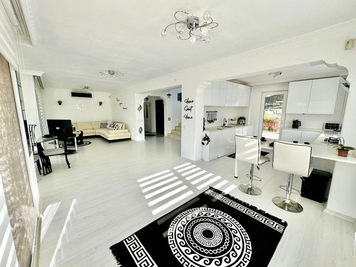 Image No.6-5 Bed Villa for sale