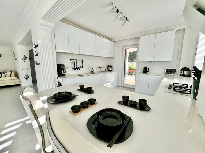 Image No.9-5 Bed Villa for sale