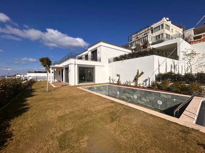 Image No.1-4 Bed Villa for sale
