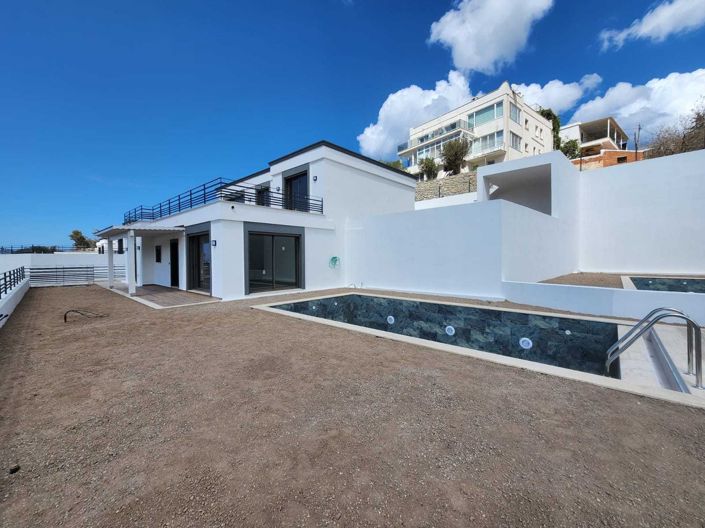 Image No.2-4 Bed Villa for sale