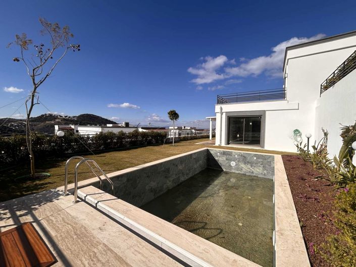 Image No.4-4 Bed Villa for sale