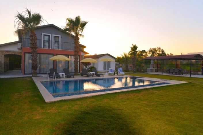 Image No.1-5 Bed Villa for sale