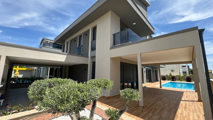 Image No.2-6 Bed Villa for sale