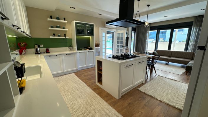 Image No.8-6 Bed Villa for sale