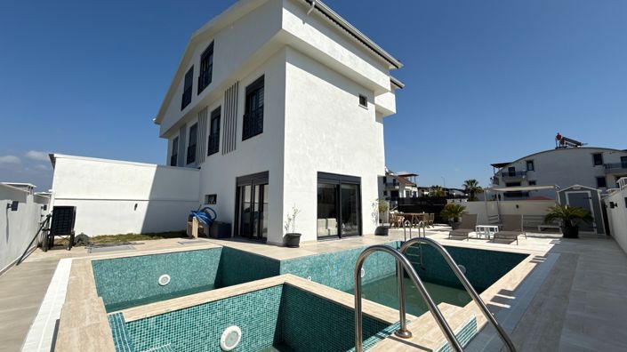 Image No.4-2 Bed Villa for sale