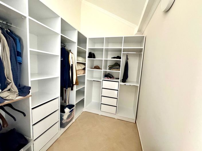 Image No.23-4 Bed Apartment for sale