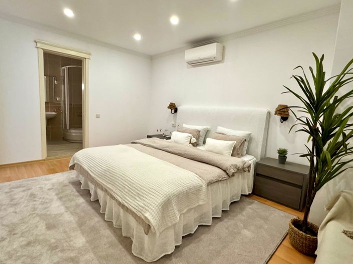 Image No.15-4 Bed Apartment for sale