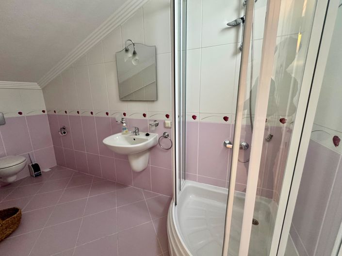 Image No.23-4 Bed Apartment for sale