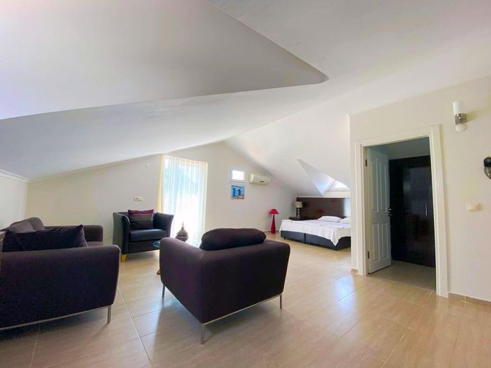 Image No.18-4 Bed Villa for sale