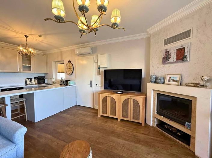 Image No.8-3 Bed Apartment for sale