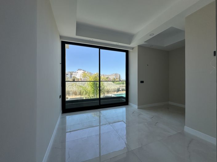 Image No.14-2 Bed Apartment for sale