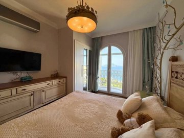 Bodrum Seafront Property For Sale In Kadikalesi - Tastefully designed bedroom