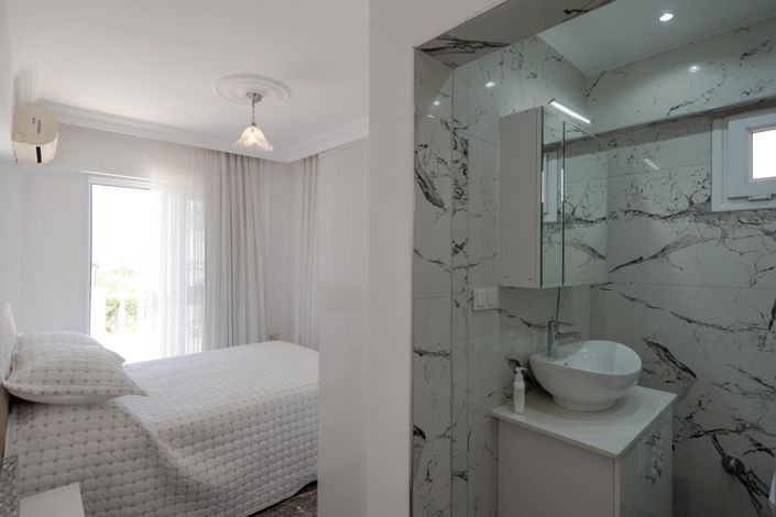 Image No.14-3 Bed Villa for sale