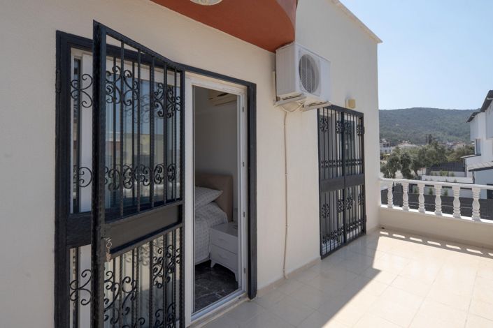 Image No.17-3 Bed Villa for sale