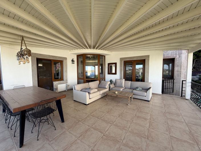 Image No.12-6 Bed Villa for sale