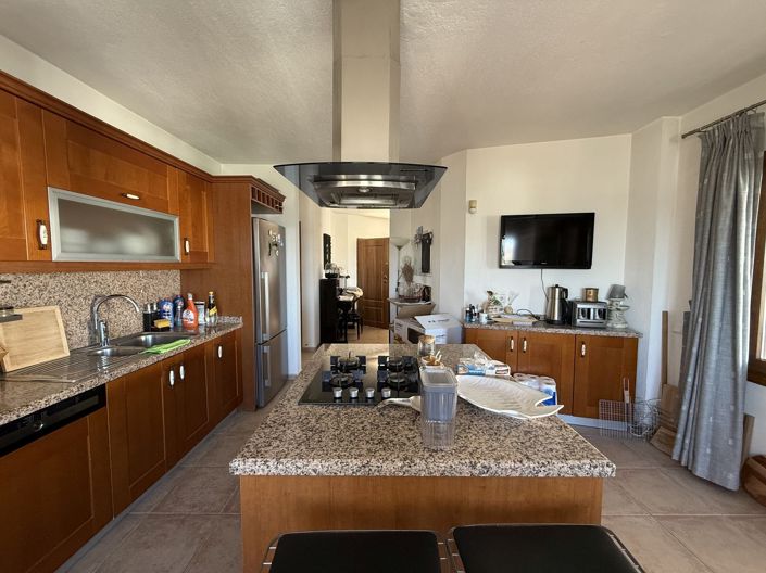 Image No.6-6 Bed Villa for sale