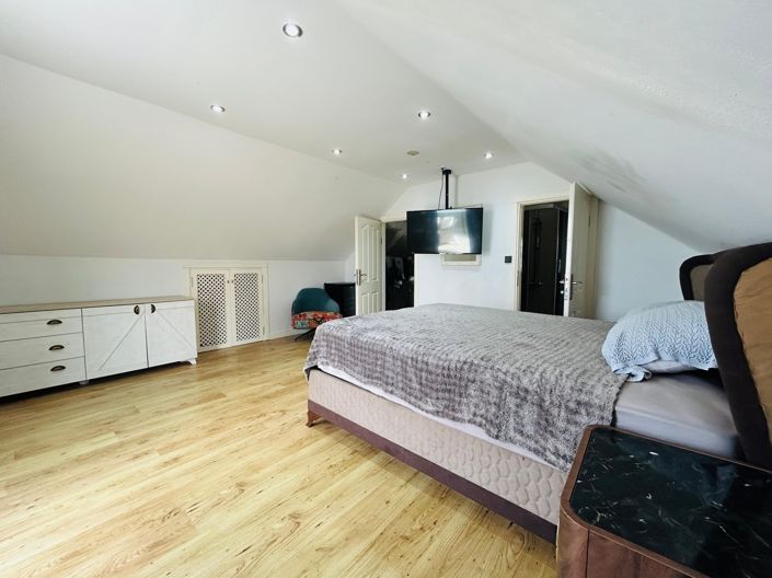 Image No.19-3 Bed Villa for sale